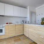 Lucy - 2 Bed Appartamento Estepona